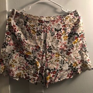 Lizard Thicket Floral Shorts